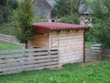 Trapezna kritina na hlevčku
